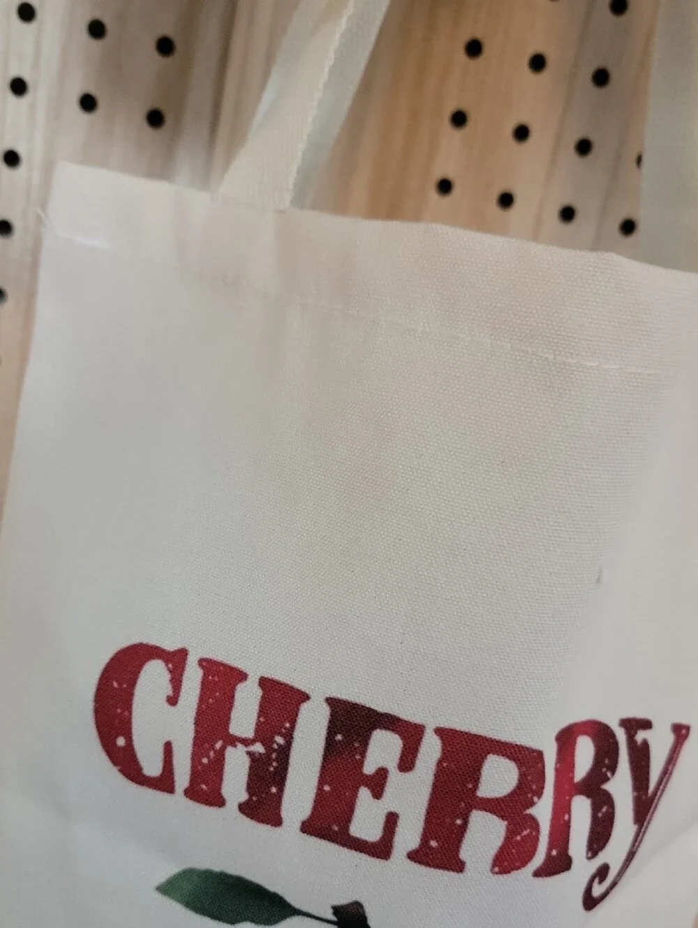 GIFTABLE TOTES Cherry Print Tote and PILLOW Linen Set - Red and Green